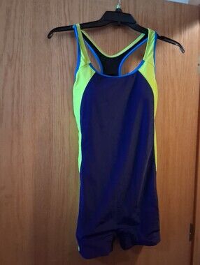 boyleg swimsuit. XL, Racerback with a keyhole opening, built-in Bra, Attraco